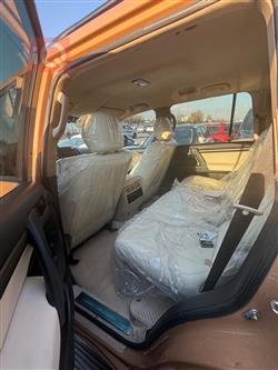 تۆیۆتا لاند کروزەر